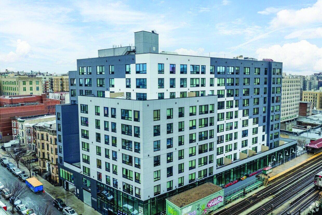 1850 Jerome Avenue — photo 4