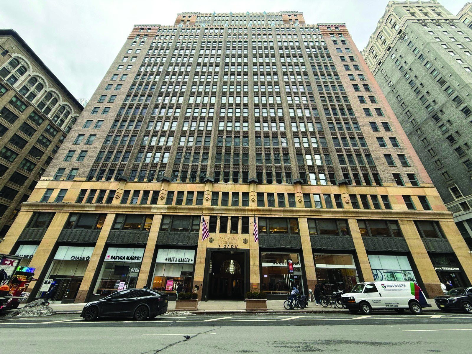 2 Park Avenue storefront